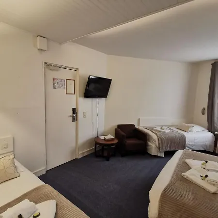 酒店 悬崖酒店 3*