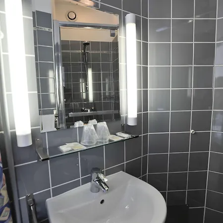 Des Falaises Hotel 3*