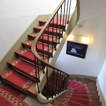 Hotel Des Falaises 3*