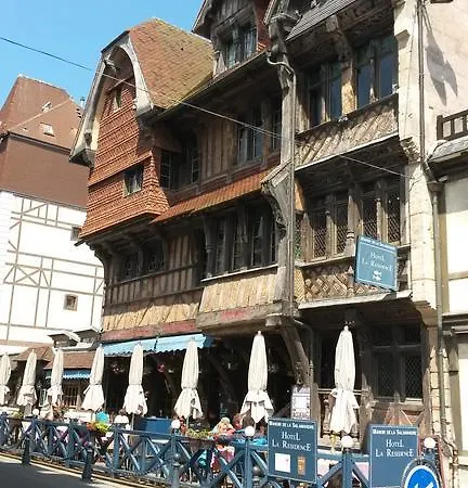 Des Falaises Hotel