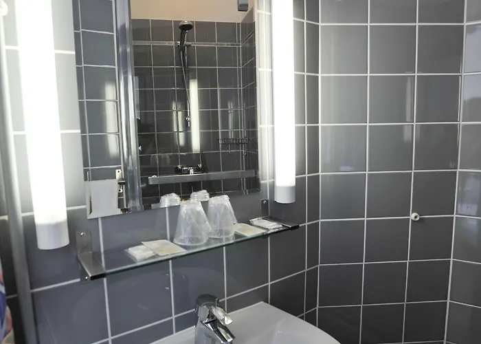 Des Falaises Hotel 3*