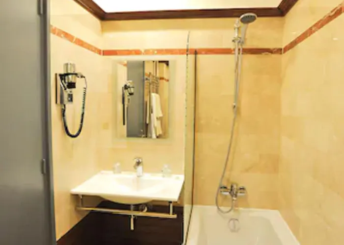 Hotel Des Falaises 3*