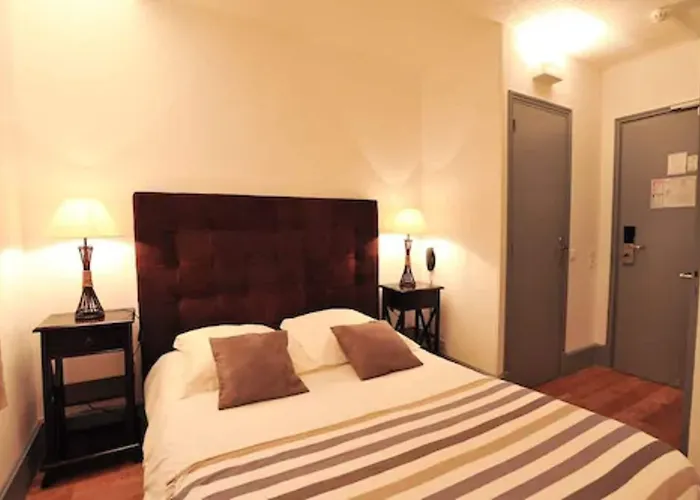 Отель Des Falaises 3*